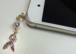 ピンクリボン　アクセサリー　スマホ